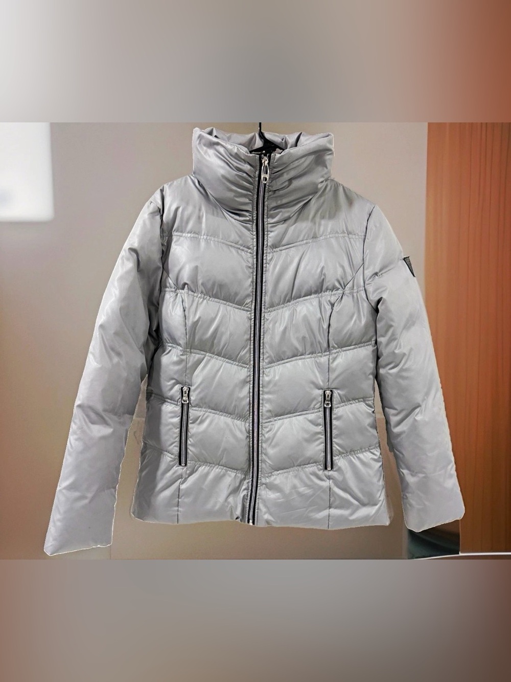 GUESS Silver Puffer Jacket Full Zip Logo Lined Insulated Short Women's Size M